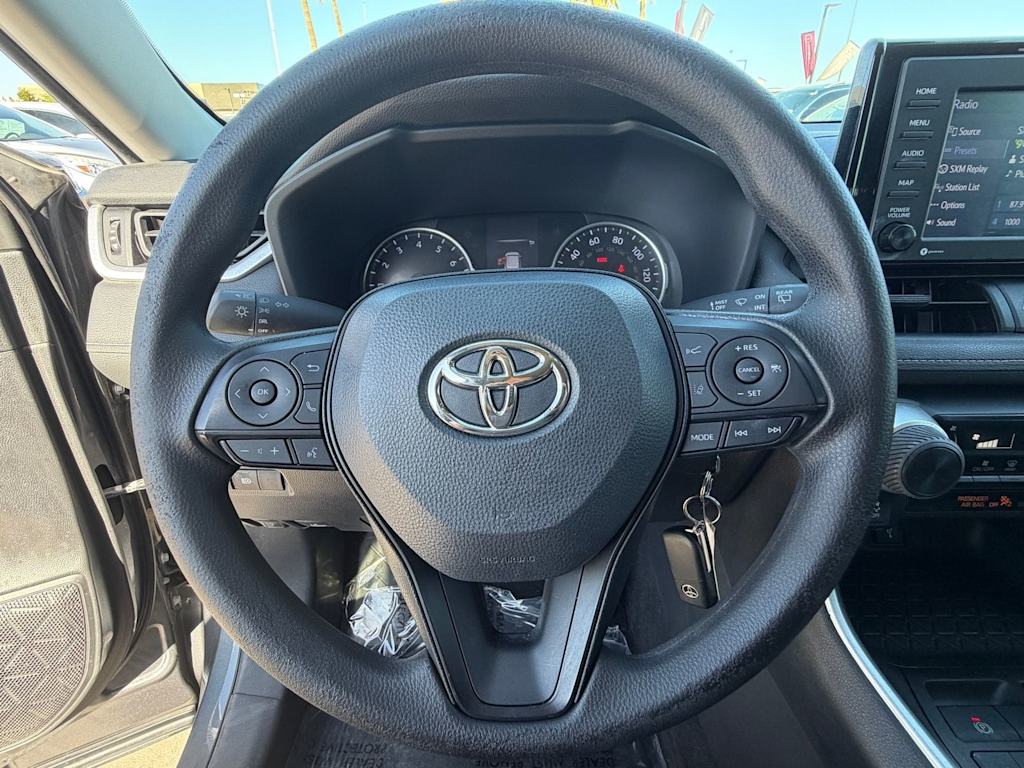 Thumbnail: 2022 Toyota RAV4 - 8