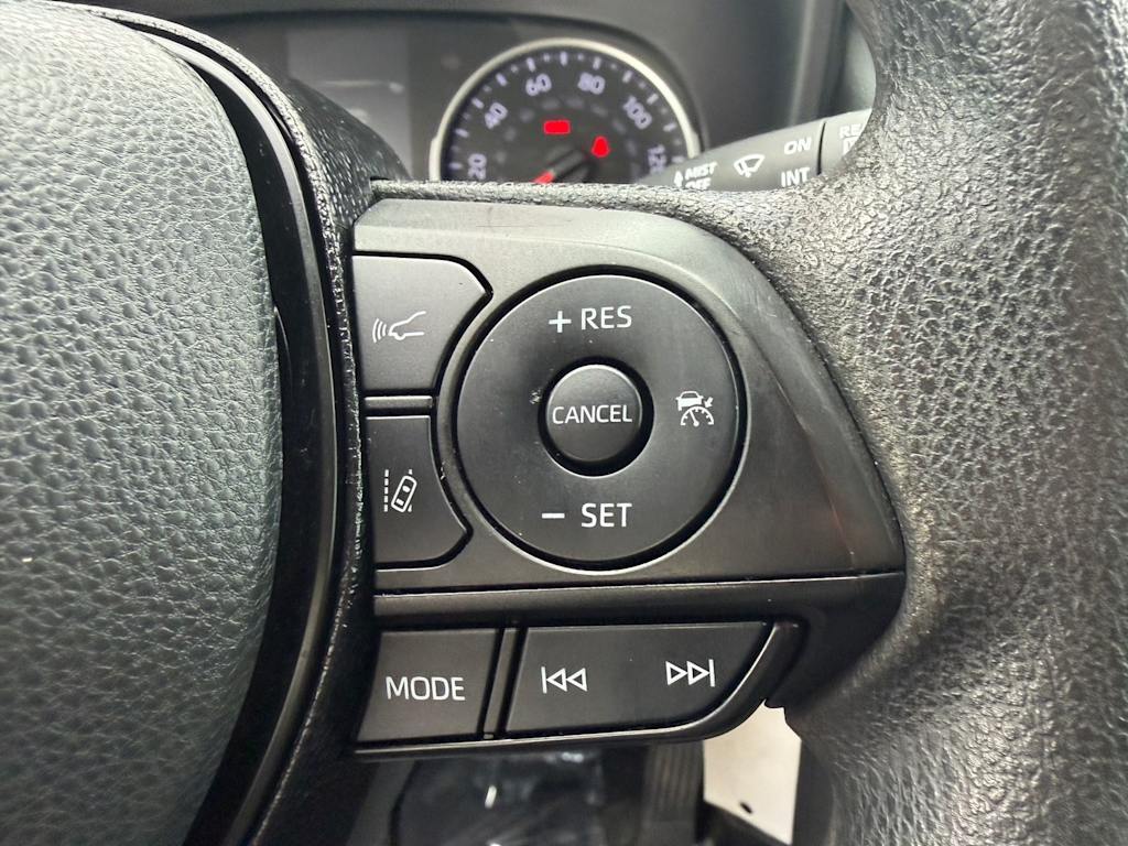 Thumbnail: 2020 Toyota RAV4 - 24