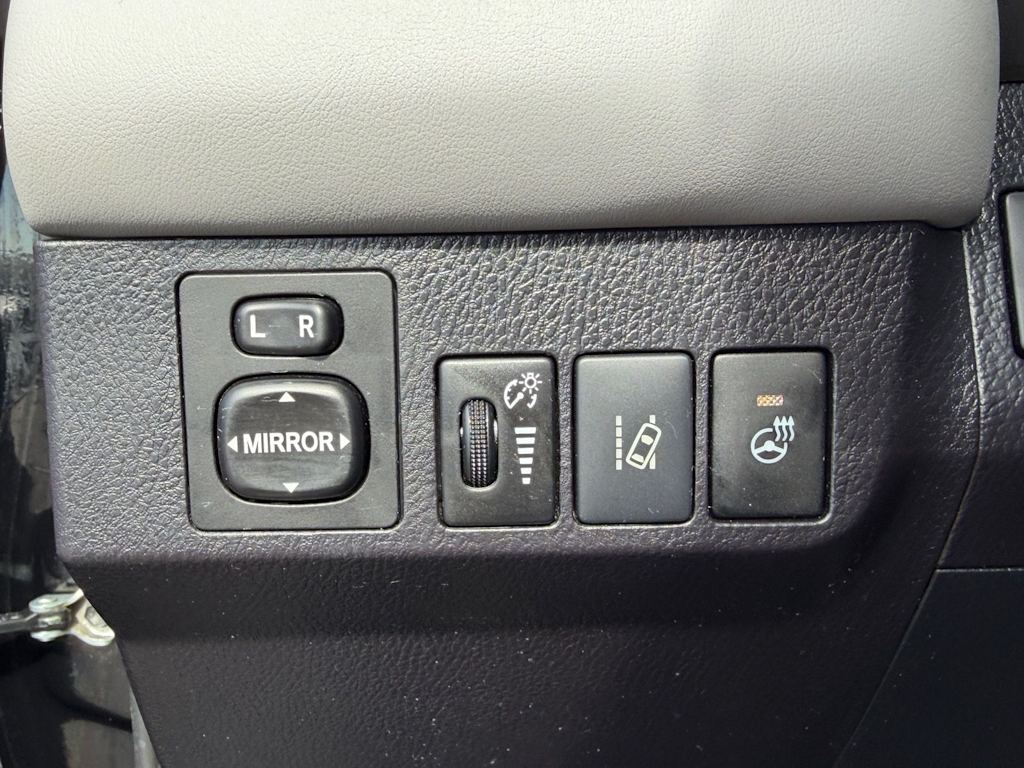 Thumbnail: 2018 Toyota RAV4 - 20