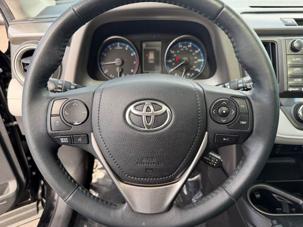 Thumbnail: 2018 Toyota RAV4 - 12