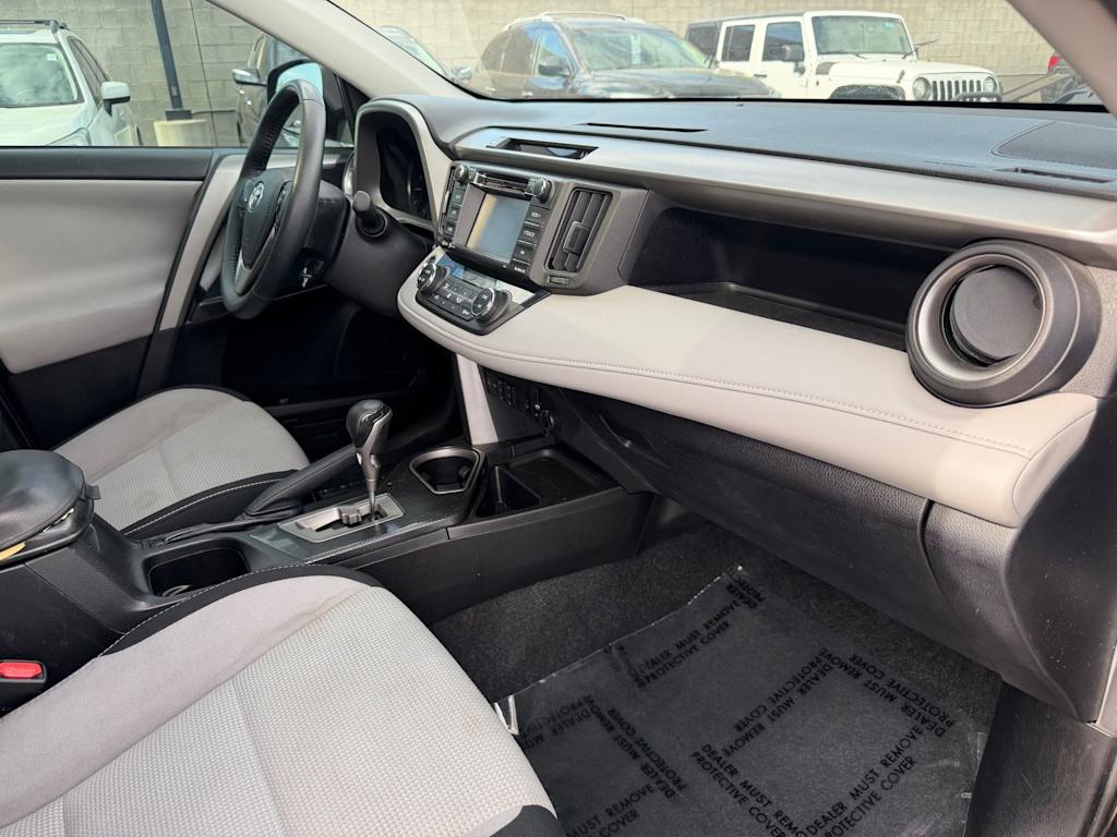 Thumbnail: 2018 Toyota RAV4 - 8