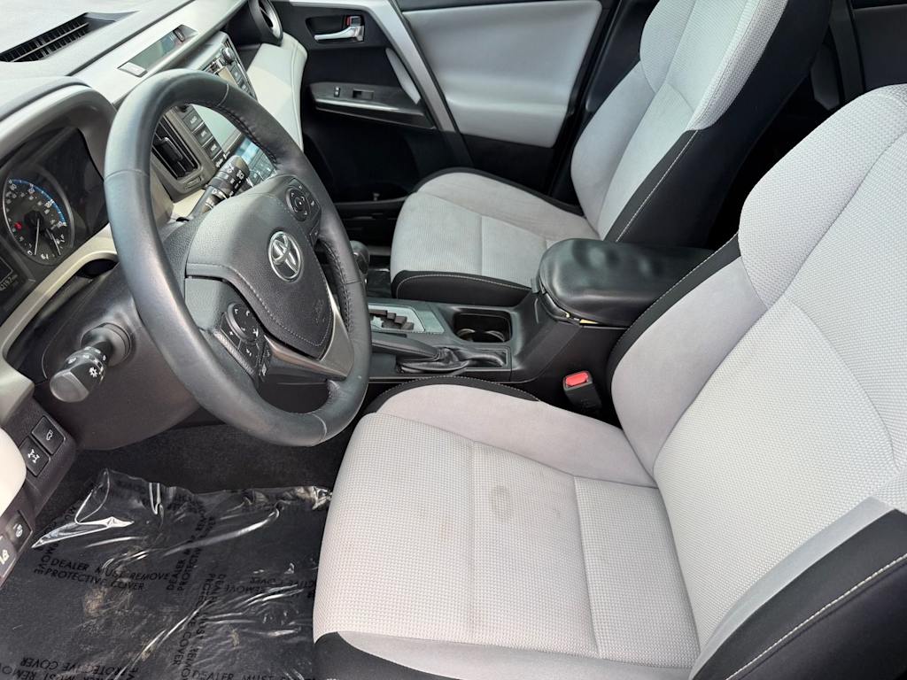 Thumbnail: 2018 Toyota RAV4 - 10