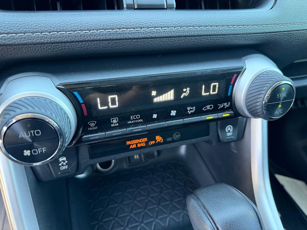 Thumbnail: 2020 Toyota RAV4 - 14