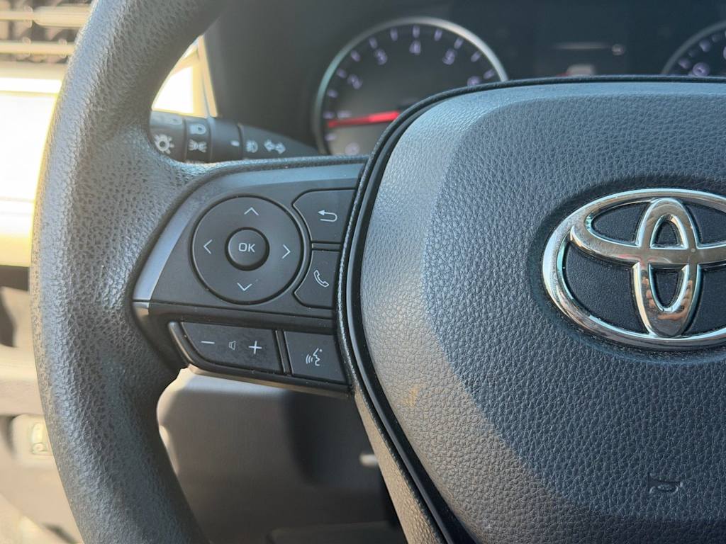 Thumbnail: 2020 Toyota RAV4 - 15
