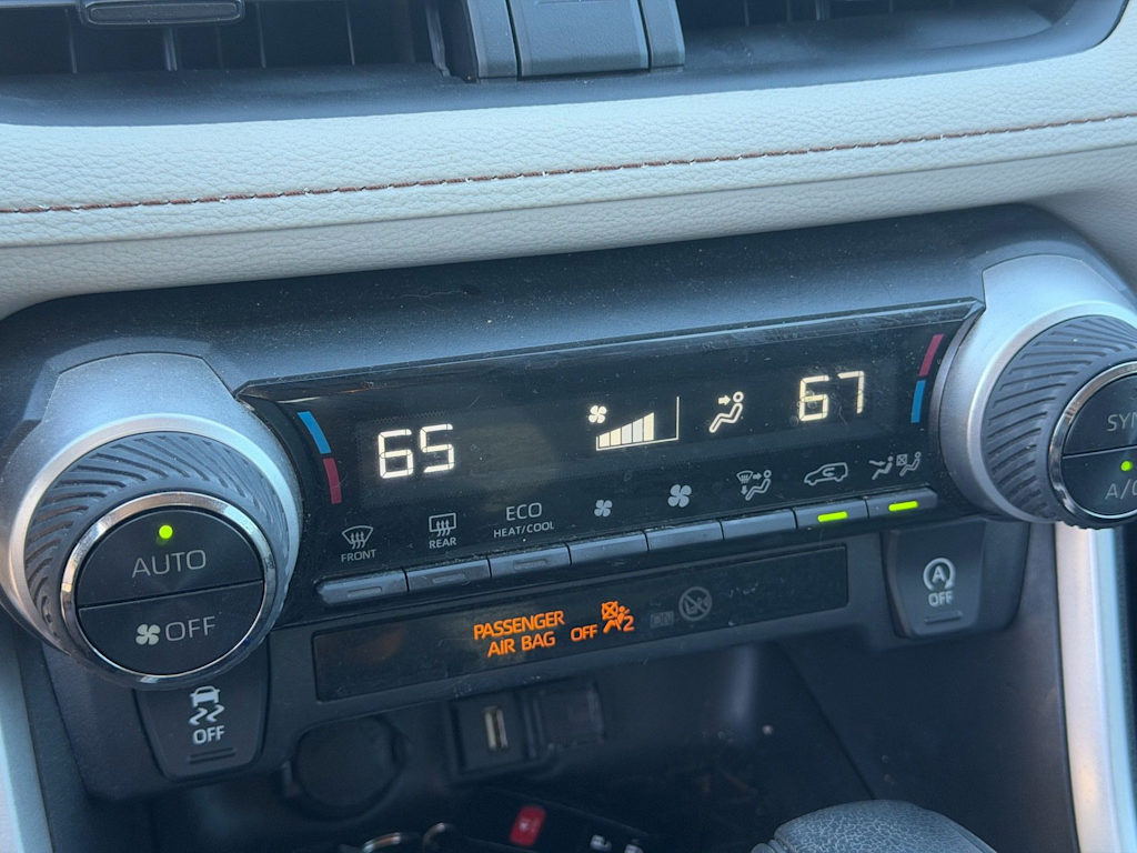 Thumbnail: 2020 Toyota RAV4 - 18