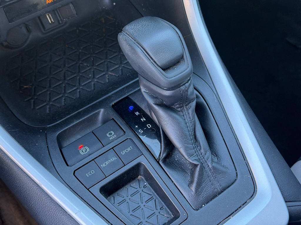Thumbnail: 2020 Toyota RAV4 - 19