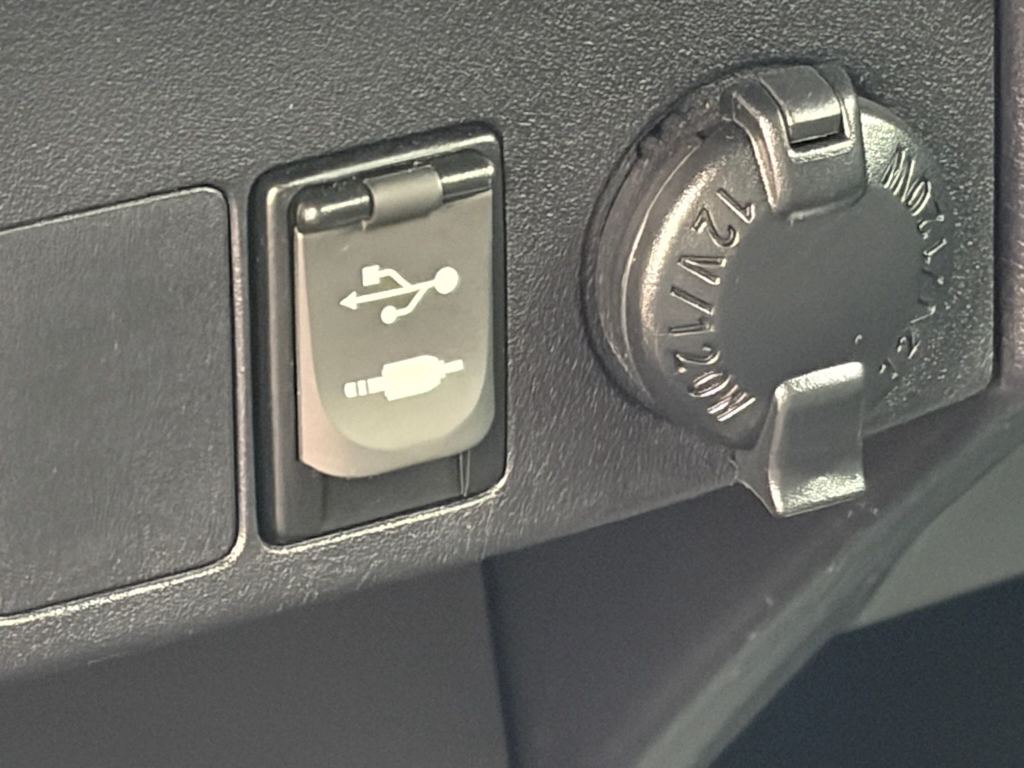 Thumbnail: 2015 Toyota RAV4 - 29