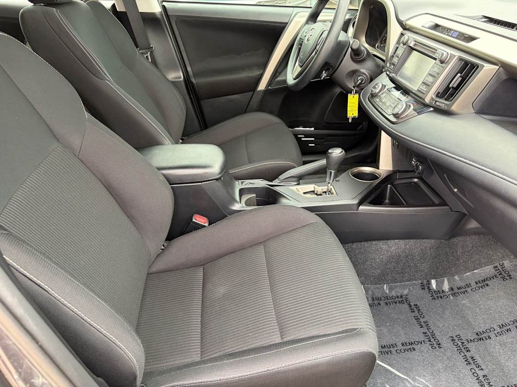 Thumbnail: 2015 Toyota RAV4 - 10