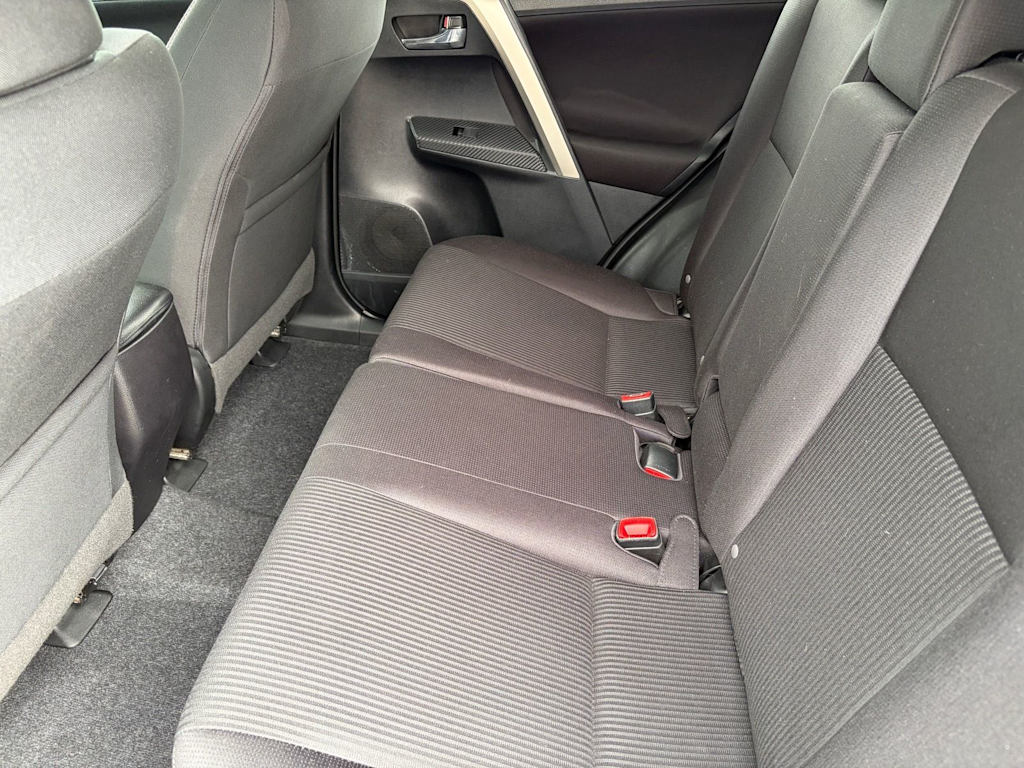 Thumbnail: 2015 Toyota RAV4 - 21