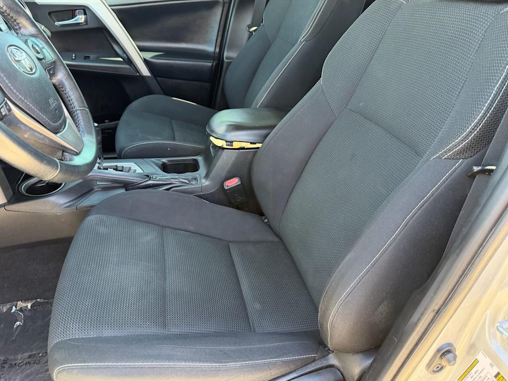 Thumbnail: 2018 Toyota RAV4 - 28