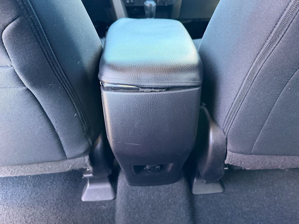 Thumbnail: 2018 Toyota RAV4 - 25