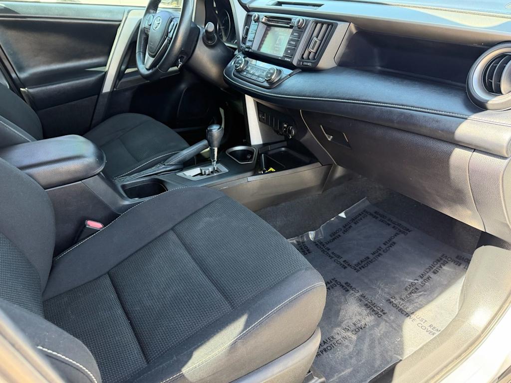 Thumbnail: 2018 Toyota RAV4 - 22