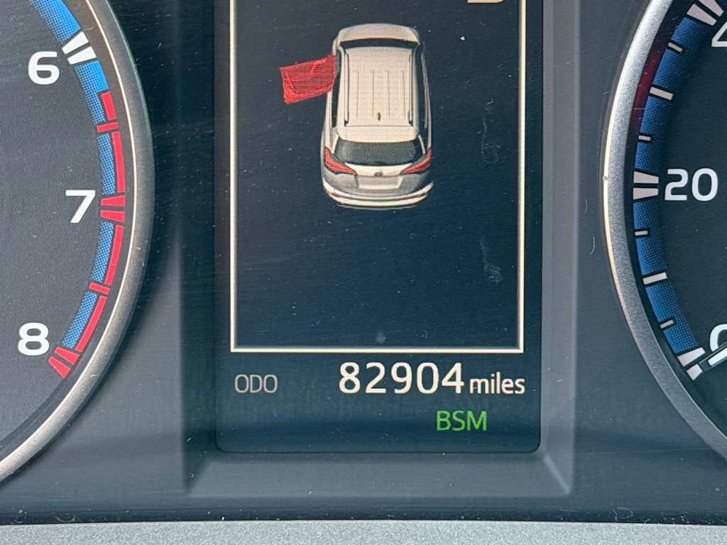 Thumbnail: 2018 Toyota RAV4 - 15