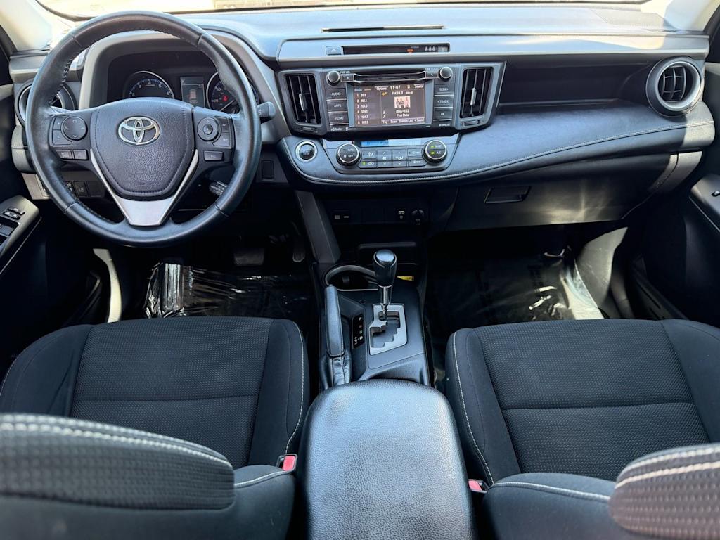 Thumbnail: 2018 Toyota RAV4 - 8