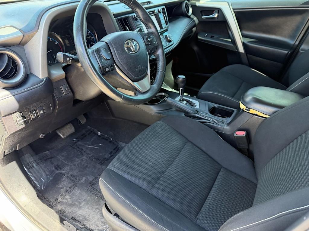 Thumbnail: 2018 Toyota RAV4 - 26