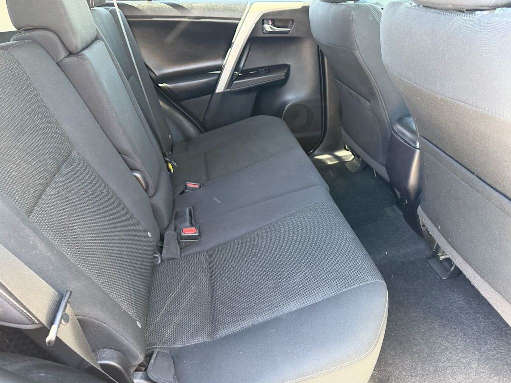 Thumbnail: 2018 Toyota RAV4 - 11