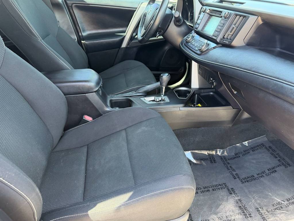 Thumbnail: 2018 Toyota RAV4 - 10