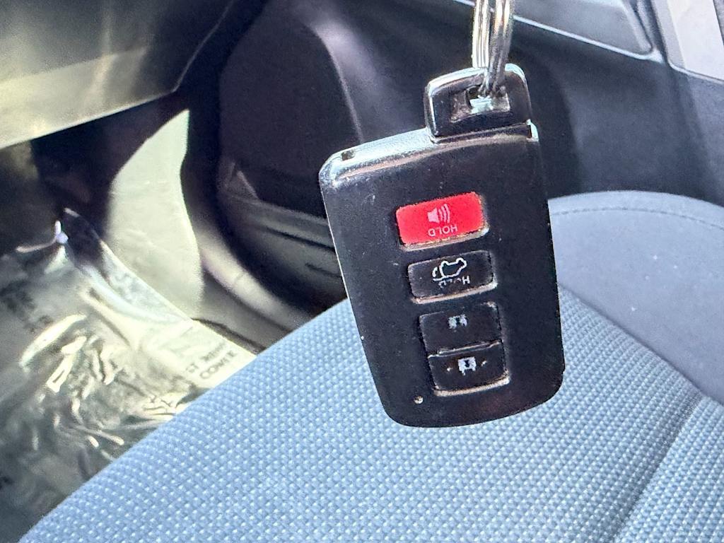 Thumbnail: 2018 Toyota RAV4 - 16