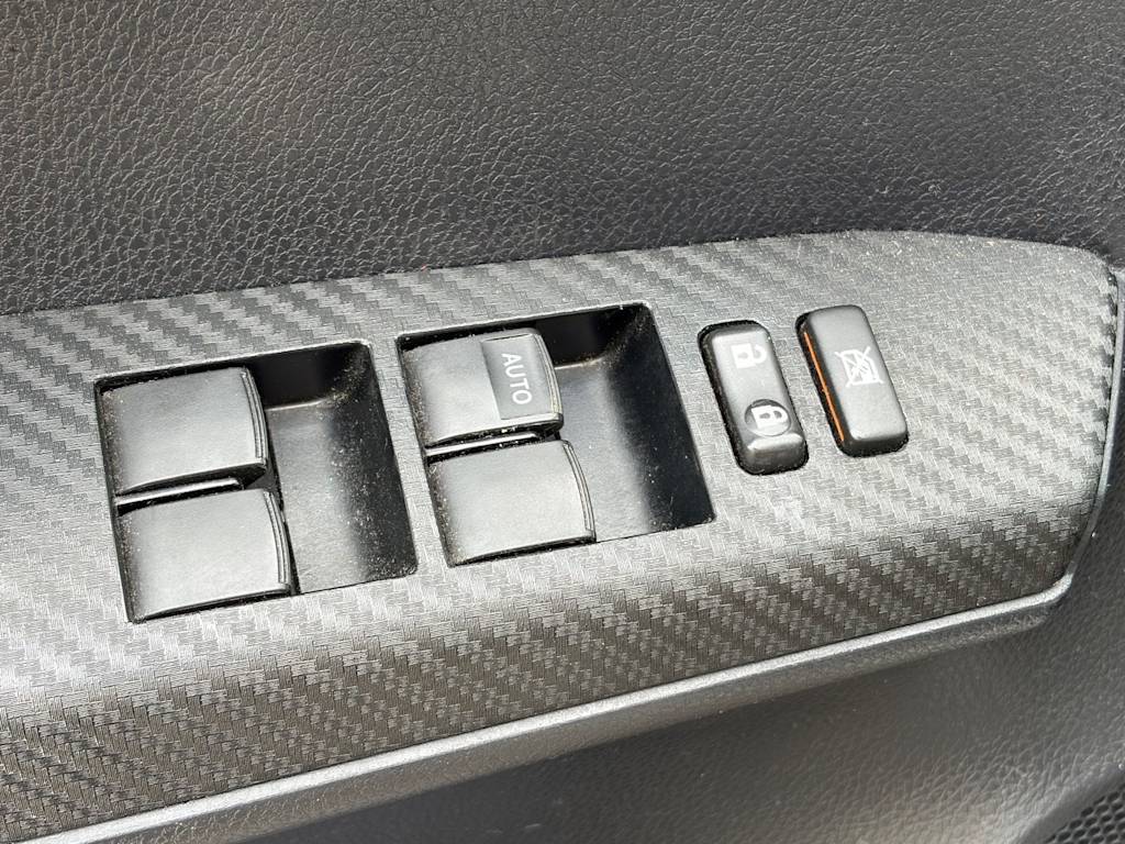 Thumbnail: 2013 Toyota RAV4 - 12