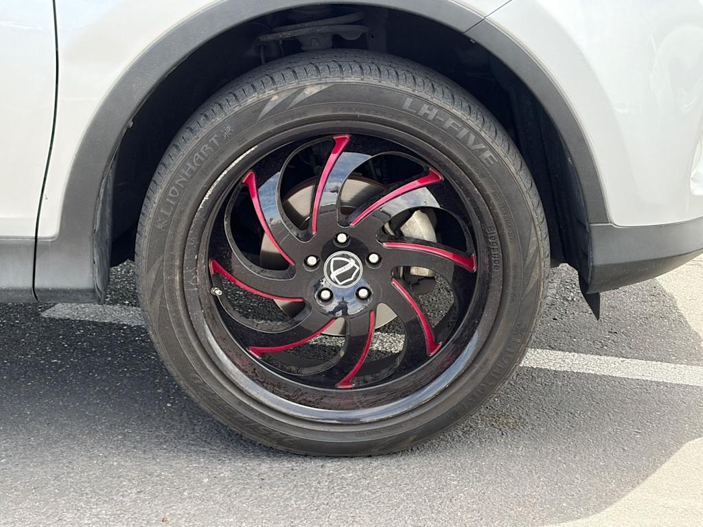 Thumbnail: 2013 Toyota RAV4 - 5