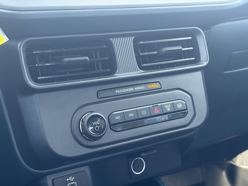 Thumbnail: 2025 Ford Maverick - 23