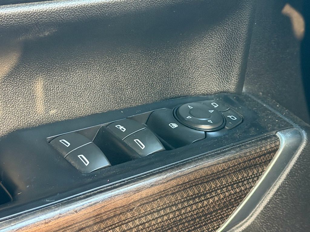Thumbnail: 2020 Chevrolet Silverado 1500 - 20