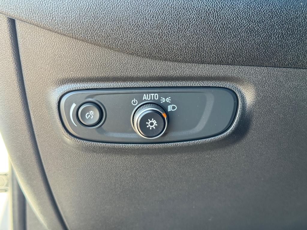 Thumbnail: 2024 Chevrolet Equinox - 23