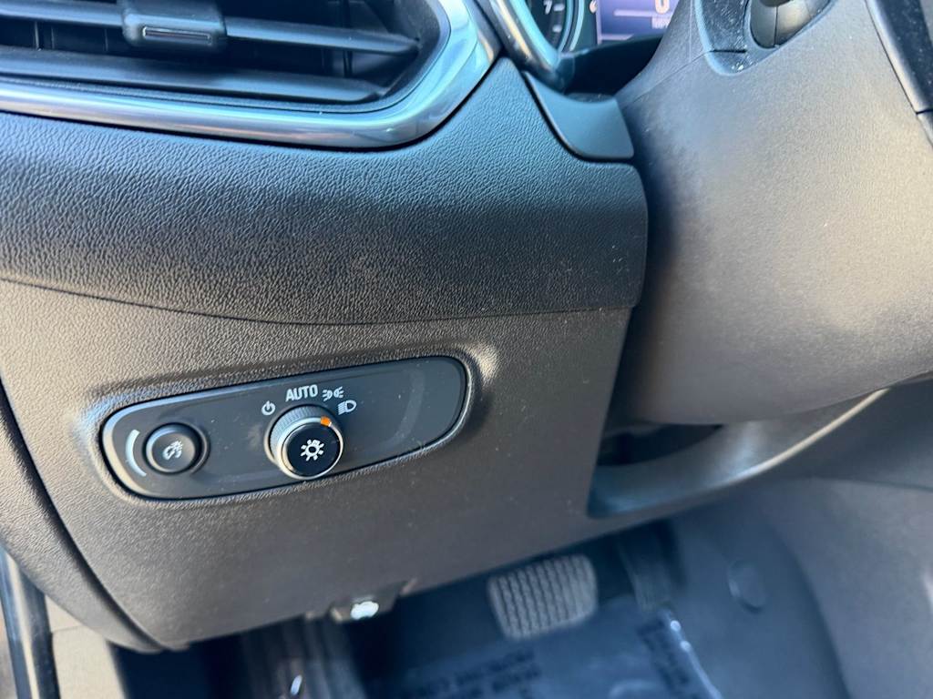 Thumbnail: 2022 Chevrolet Equinox - 26