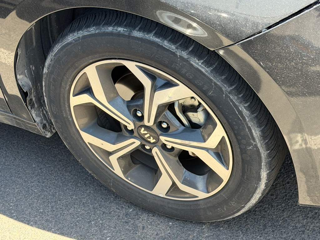 Thumbnail: 2021 Kia Forte - 4