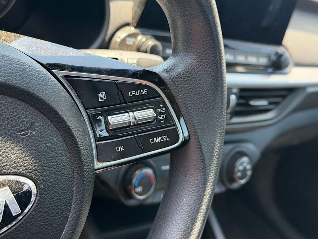 Thumbnail: 2021 Kia Forte - 14