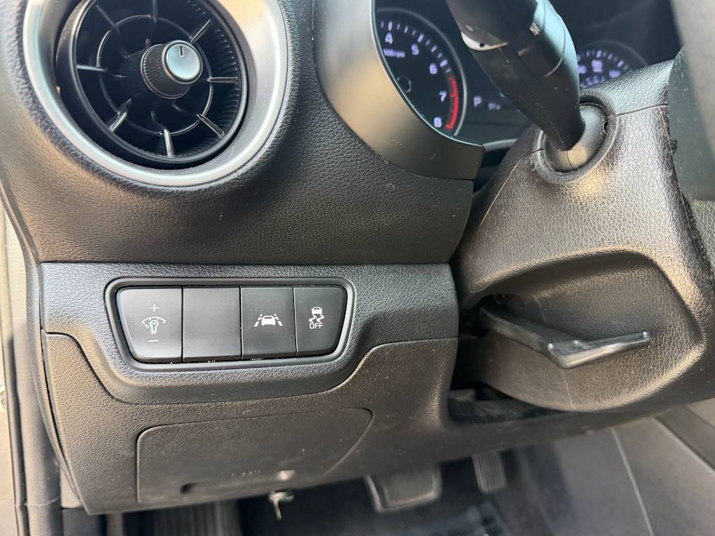 Thumbnail: 2021 Kia Forte - 29