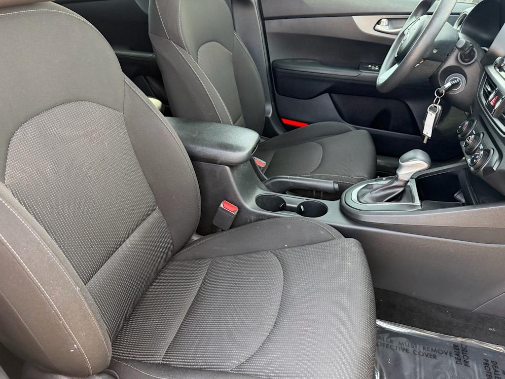 Thumbnail: 2021 Kia Forte - 9