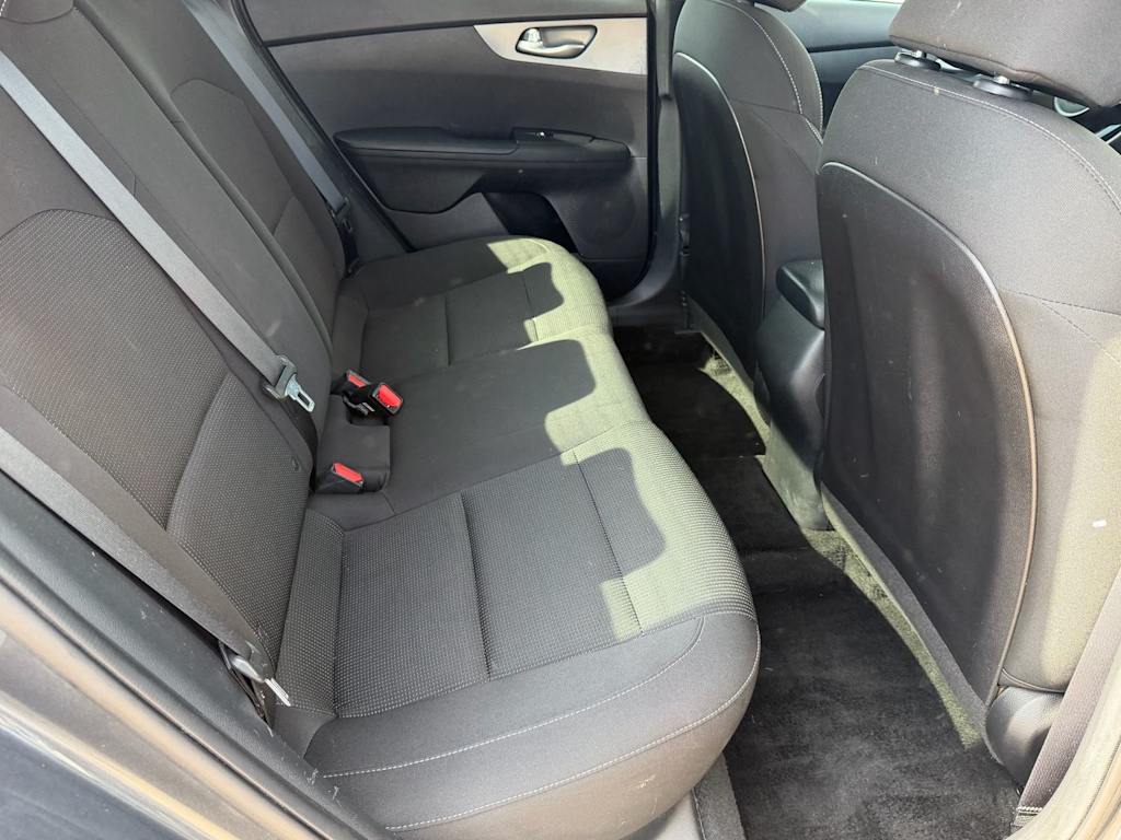 Thumbnail: 2021 Kia Forte - 11