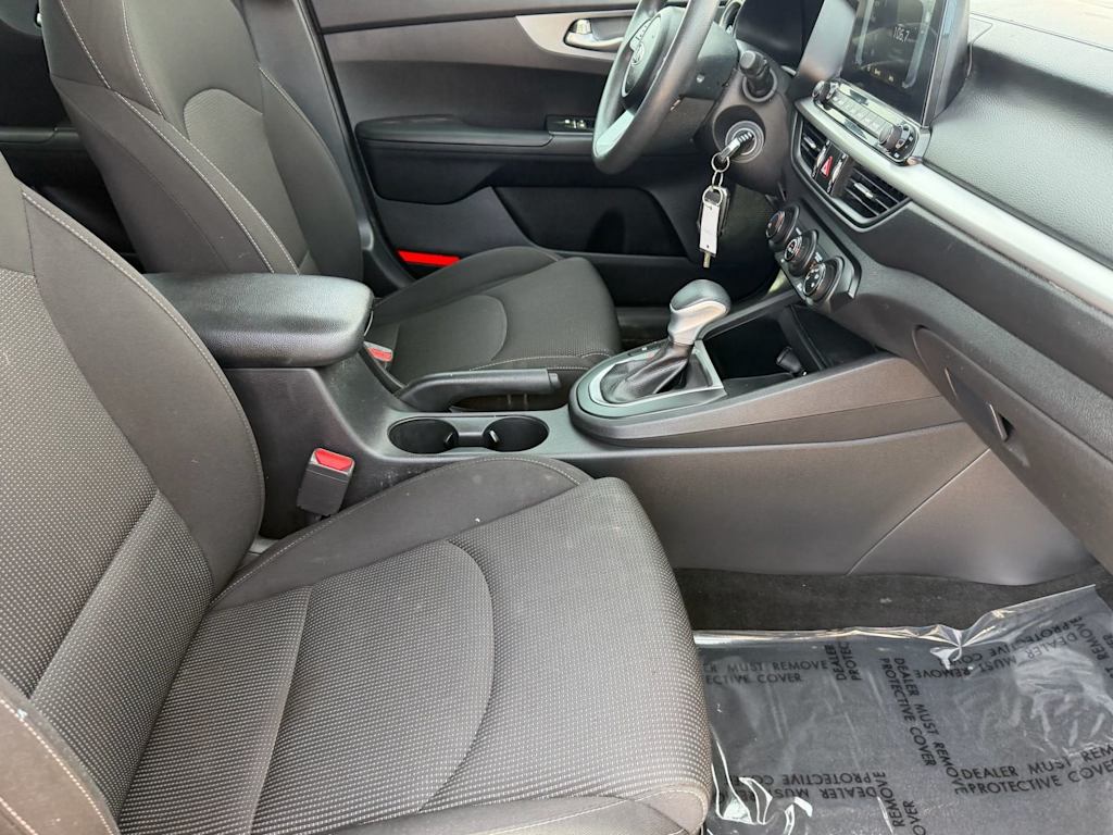 Thumbnail: 2021 Kia Forte - 10