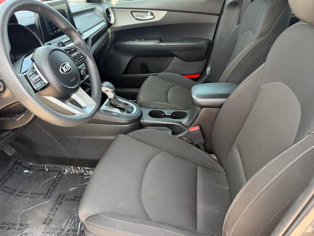 Thumbnail: 2021 Kia Forte - 25