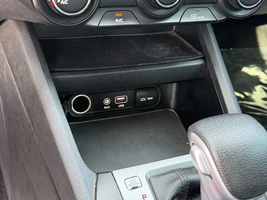 Thumbnail: 2021 Kia Forte - 32