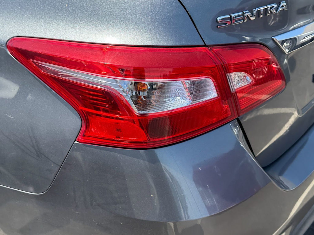 Thumbnail: 2019 Nissan Sentra - 17