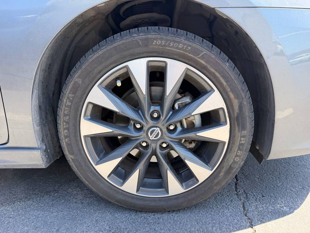 Thumbnail: 2019 Nissan Sentra - 4
