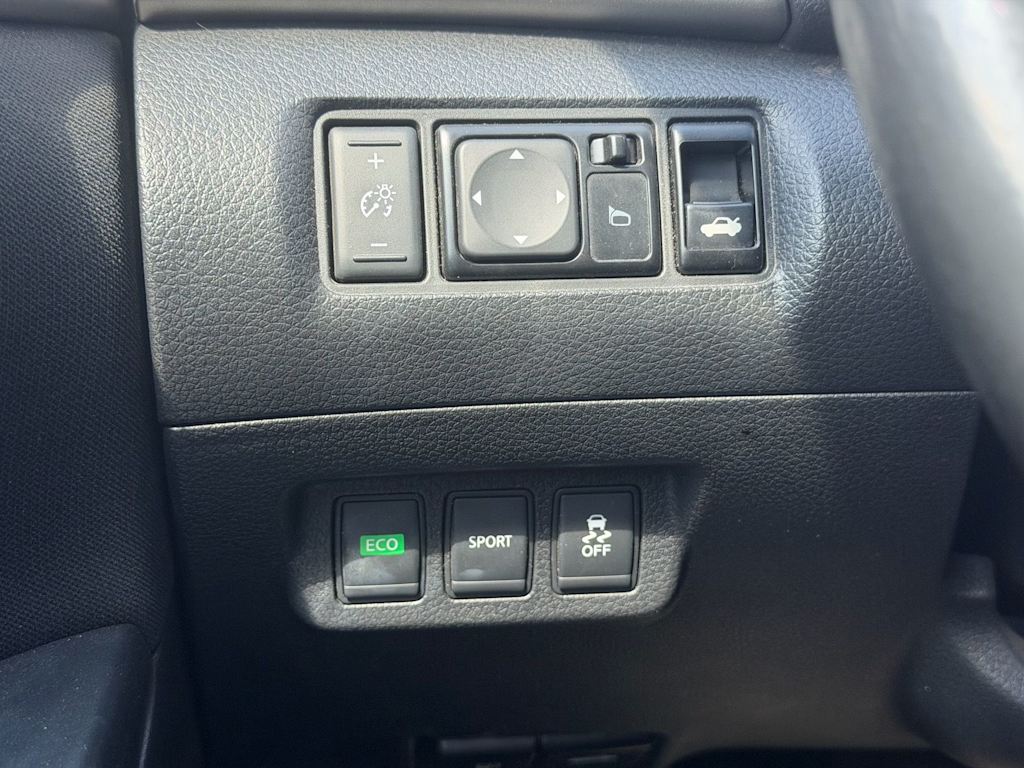 Thumbnail: 2015 Nissan Sentra - 19