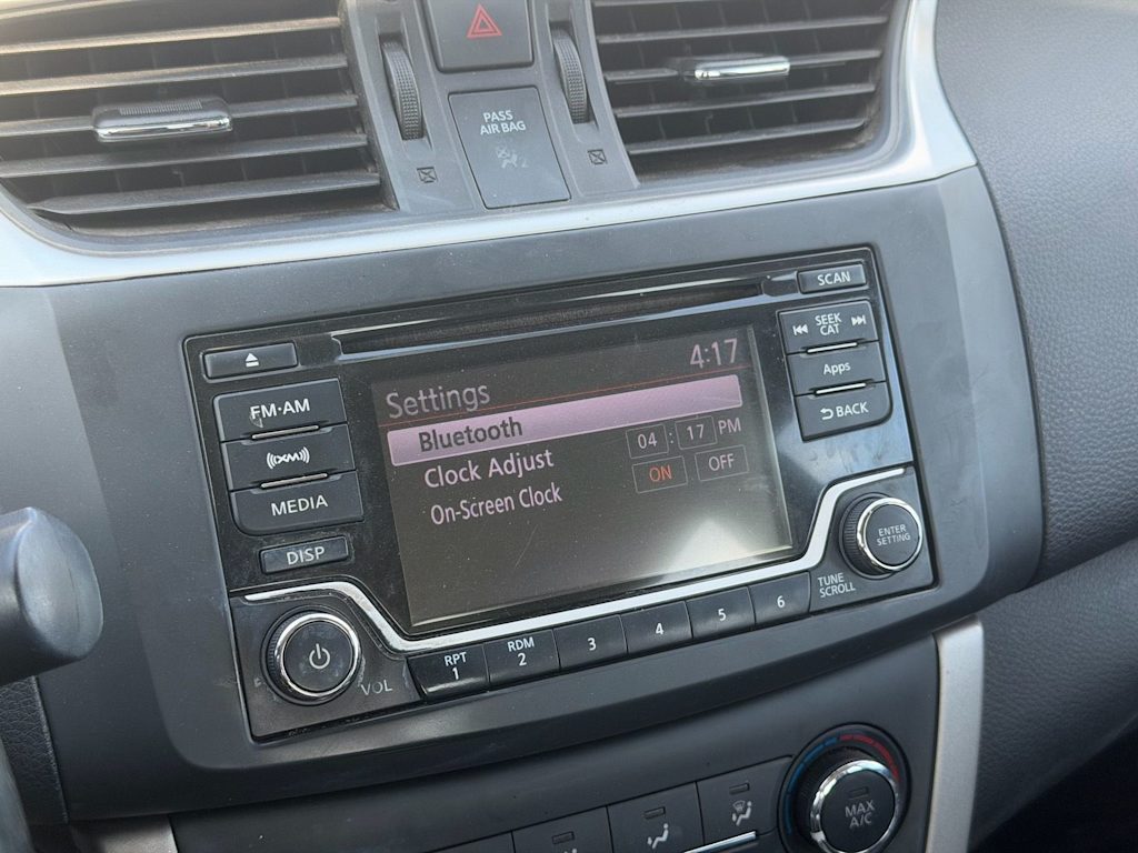 Thumbnail: 2015 Nissan Sentra - 6