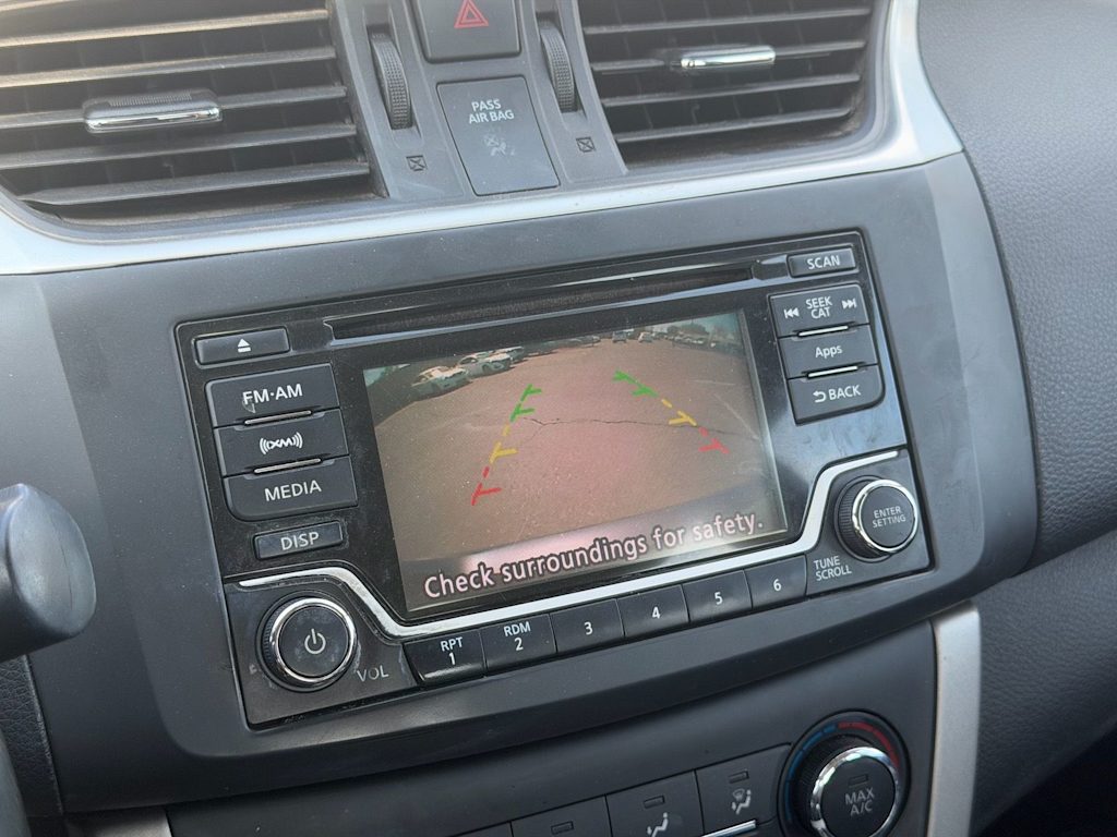 Thumbnail: 2015 Nissan Sentra - 14