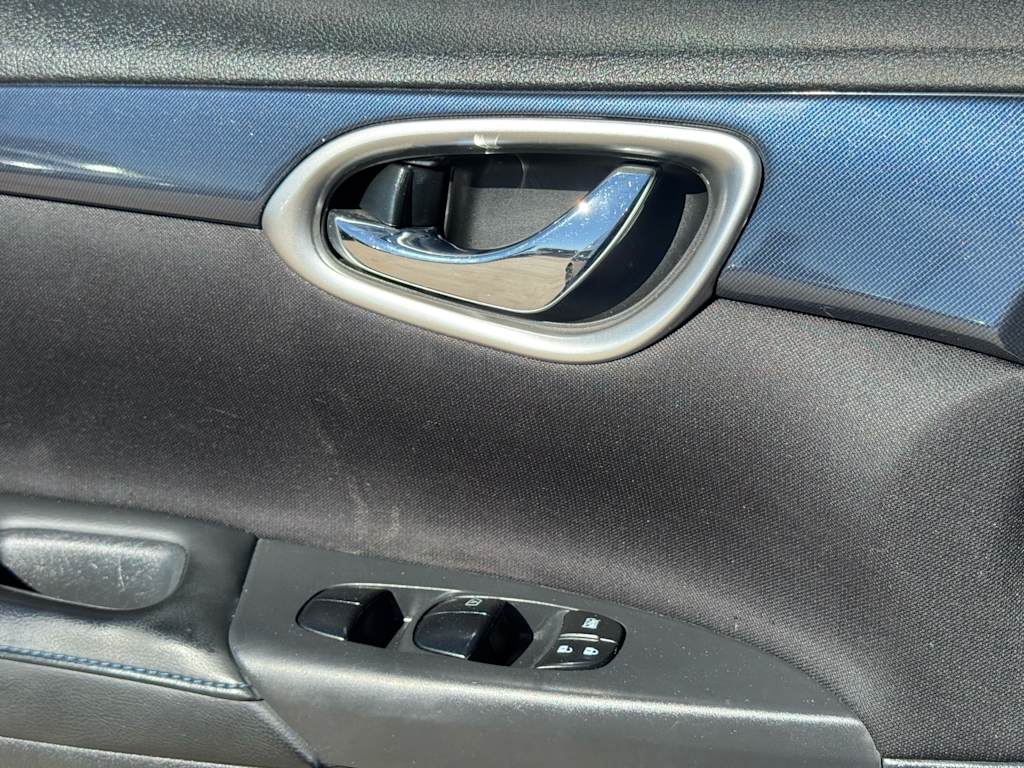 Thumbnail: 2018 Nissan Sentra - 21