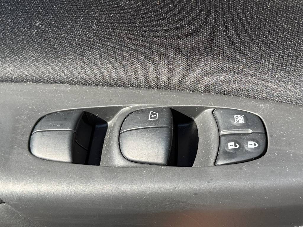 Thumbnail: 2019 Nissan Sentra - 18