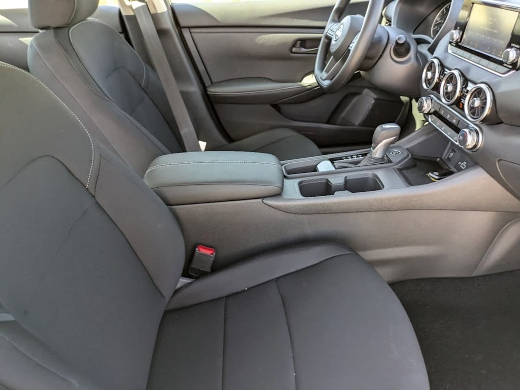 Thumbnail: 2025 Nissan Sentra - 10