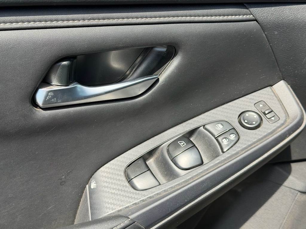 Thumbnail: 2023 Nissan Sentra - 11