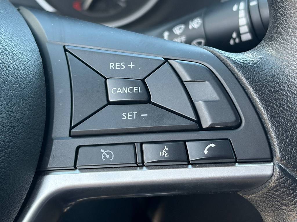 Thumbnail: 2023 Nissan Sentra - 25