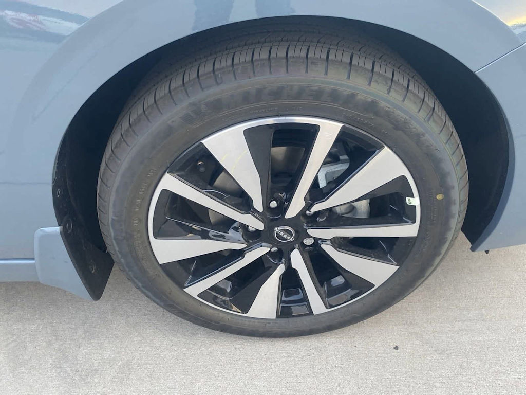 Thumbnail: 2025 Nissan Sentra - 6