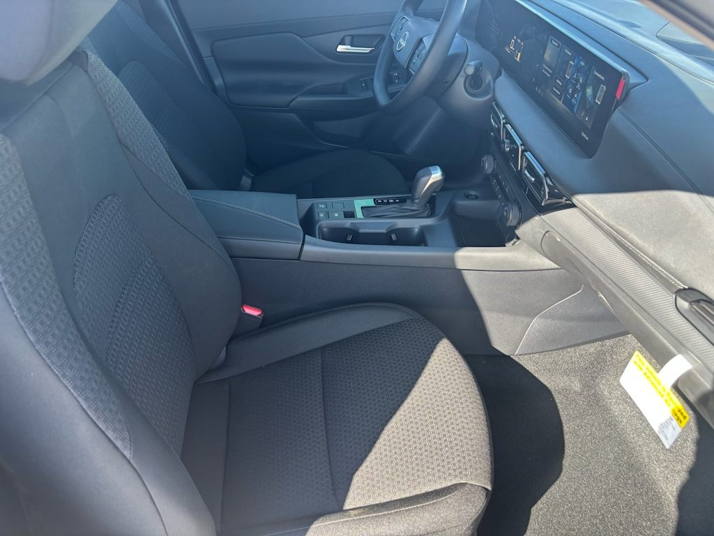 Thumbnail: 2026 Nissan Sentra - 10