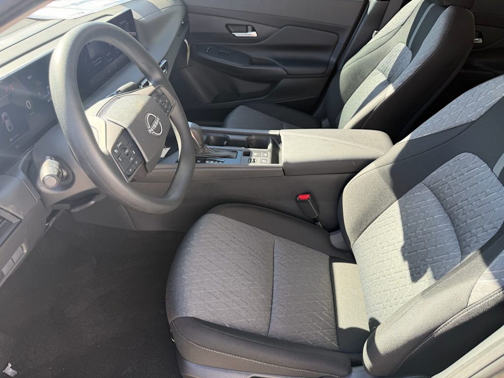 Thumbnail: 2026 Nissan Sentra - 10