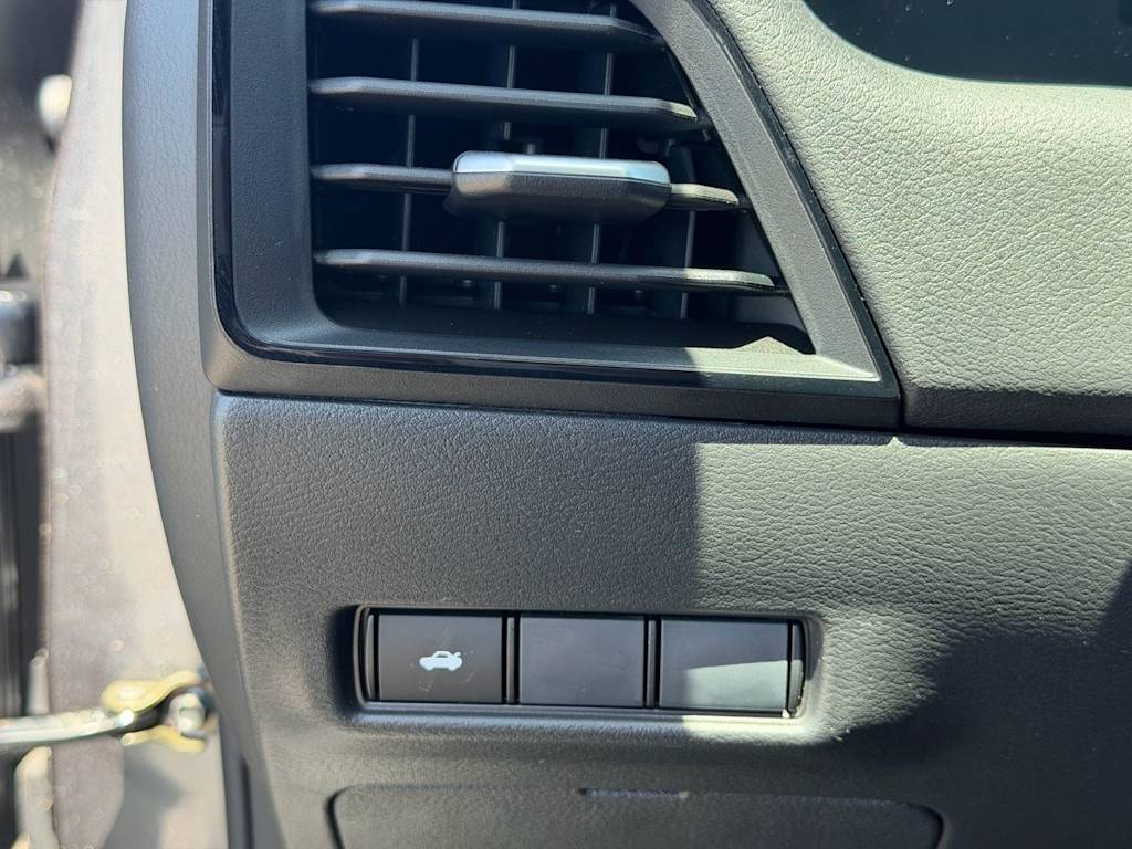 Thumbnail: 2026 Nissan Sentra - 8